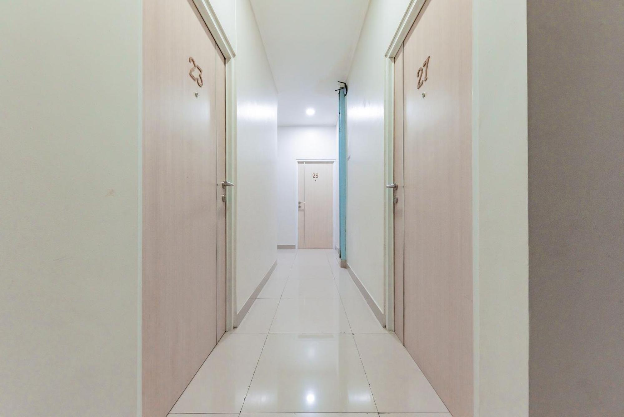 Reddoorz Near Pasar Baru Bandung Otel Dış mekan fotoğraf
