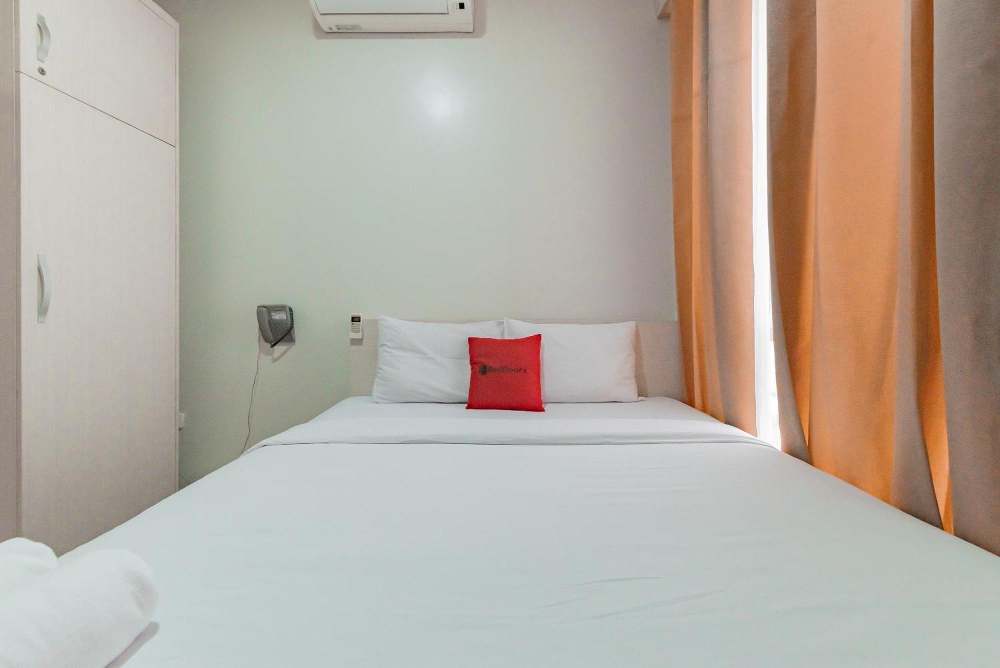Reddoorz Near Pasar Baru Bandung Otel Dış mekan fotoğraf
