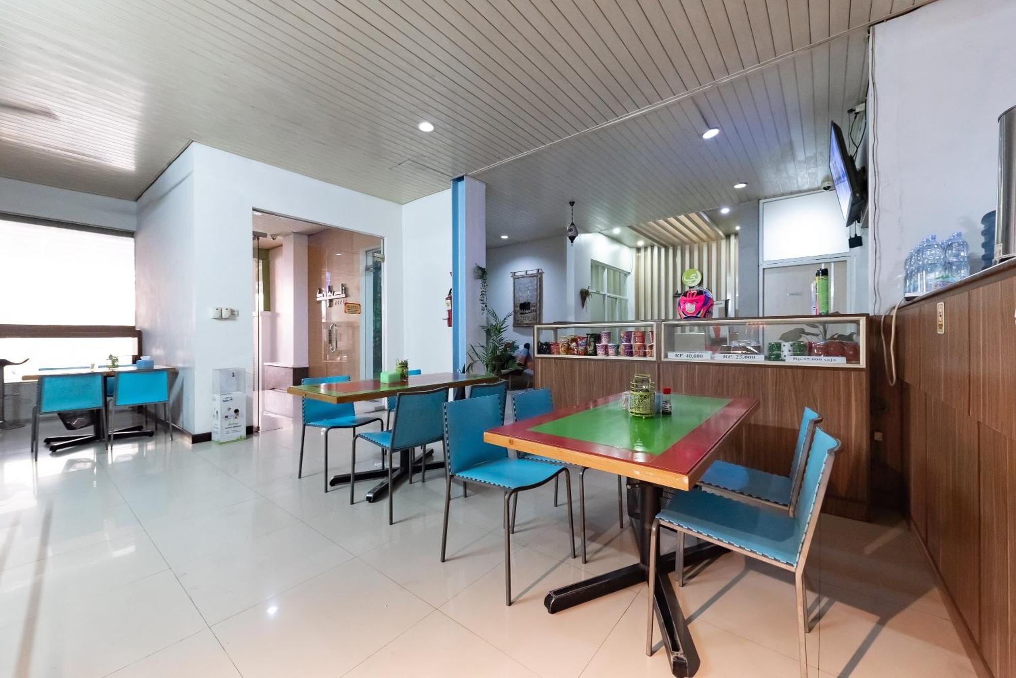 Reddoorz Near Pasar Baru Bandung Otel Dış mekan fotoğraf
