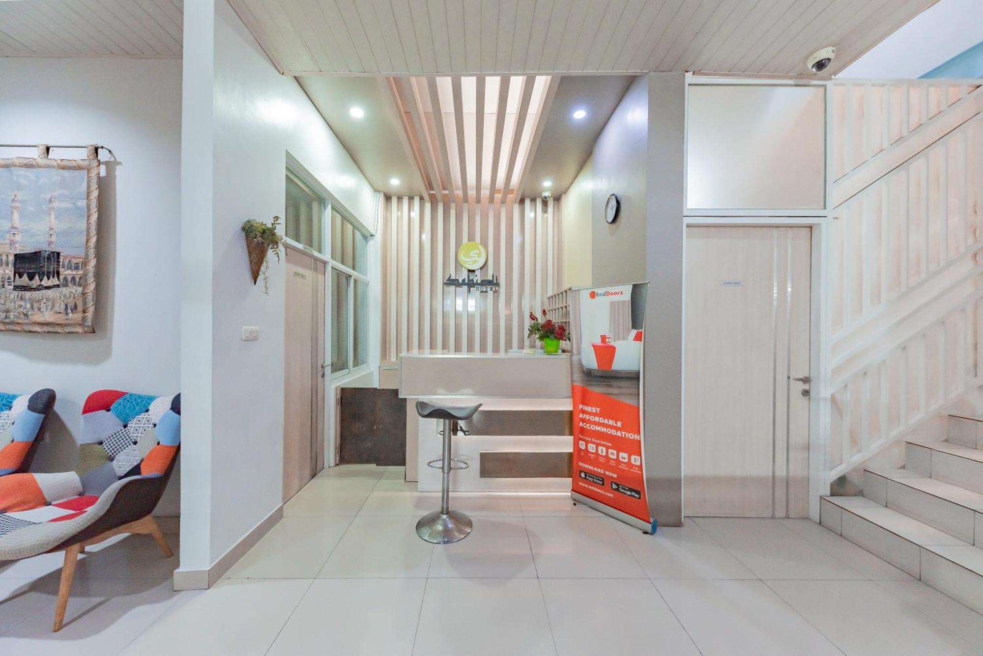 Reddoorz Near Pasar Baru Bandung Otel Dış mekan fotoğraf